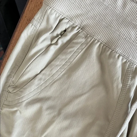 North Face Women's Stretch Jogger Khaki Size XL - Picture 5 of 7